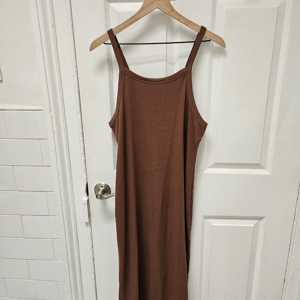 Ribbed Brown Maxi Dress